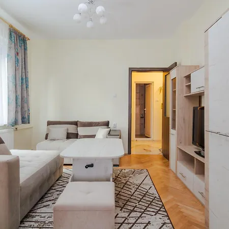 The Right Choice 6 Apartment